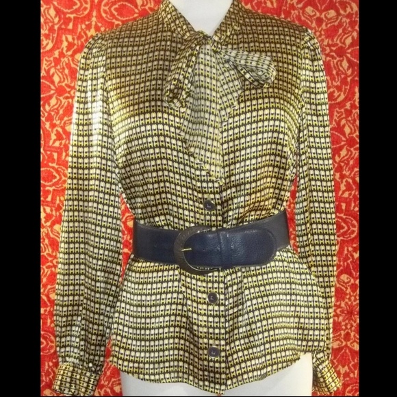 PETER NYGARD VINTAGE satin silk blouse 12⤵️🕙 - Picture 1 of 10